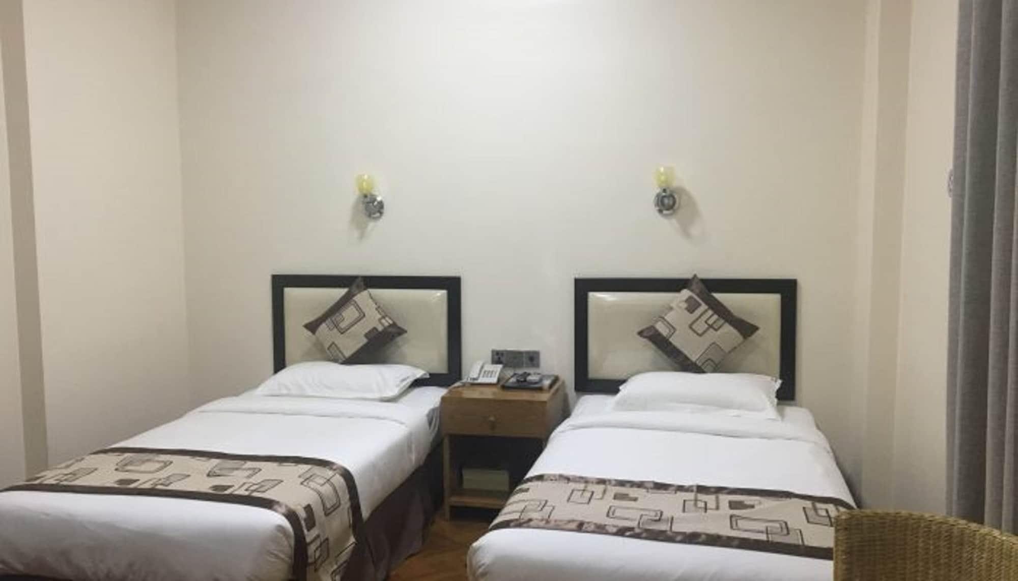 Hotel Yadanar Oo Mandalaj Kültér fotó