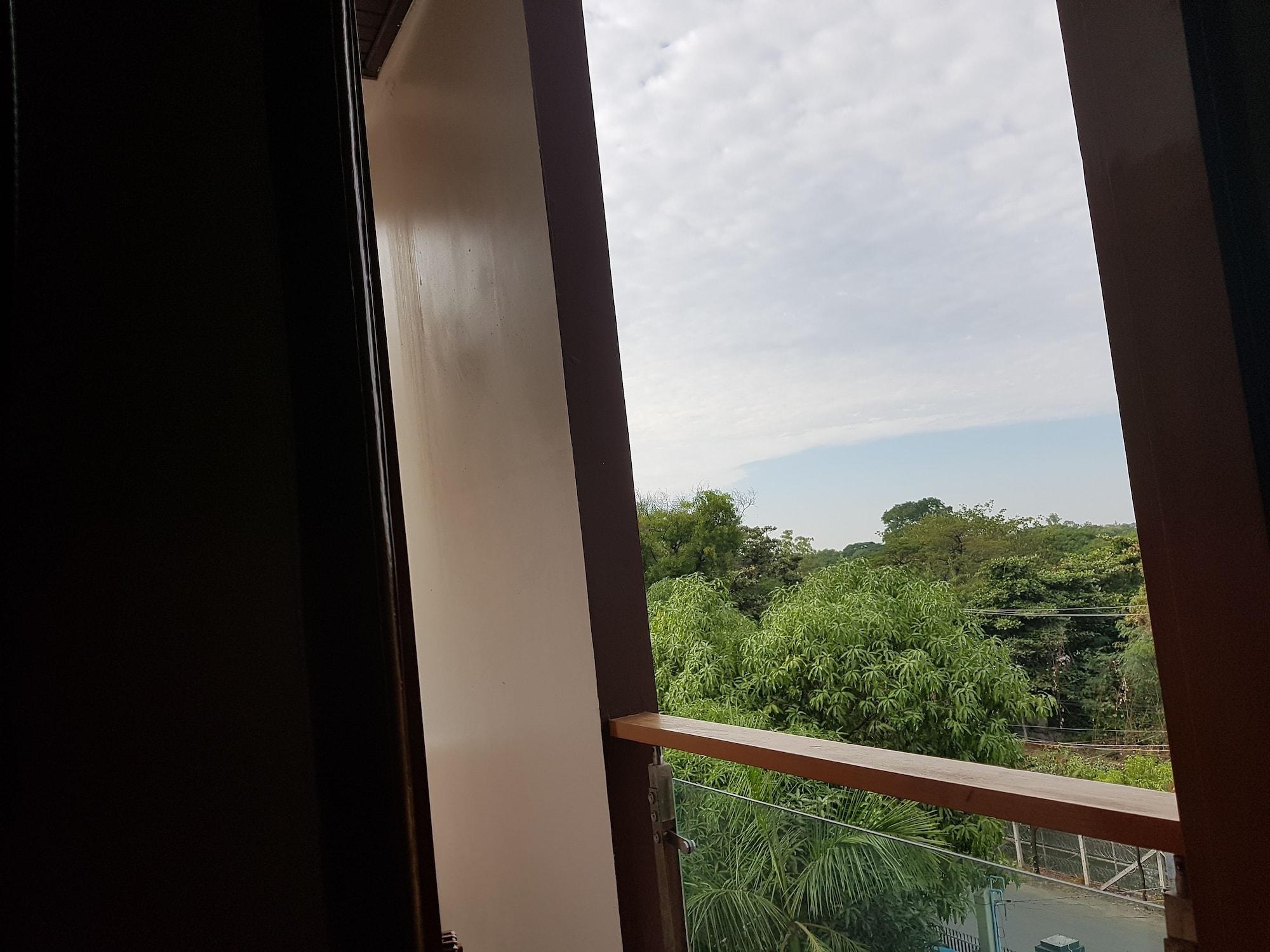Hotel Yadanar Oo Mandalaj Kültér fotó