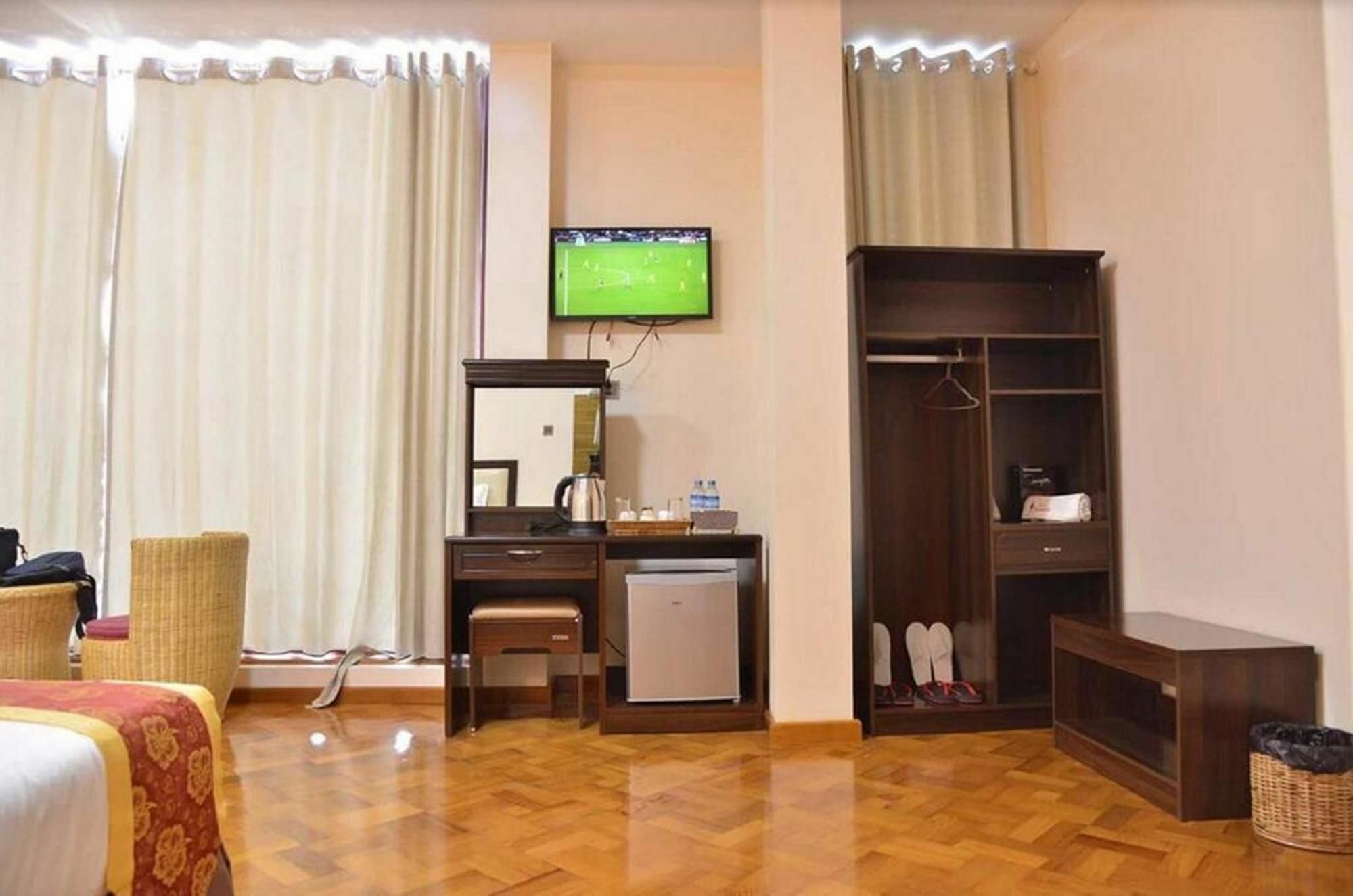 Hotel Yadanar Oo Mandalaj Kültér fotó