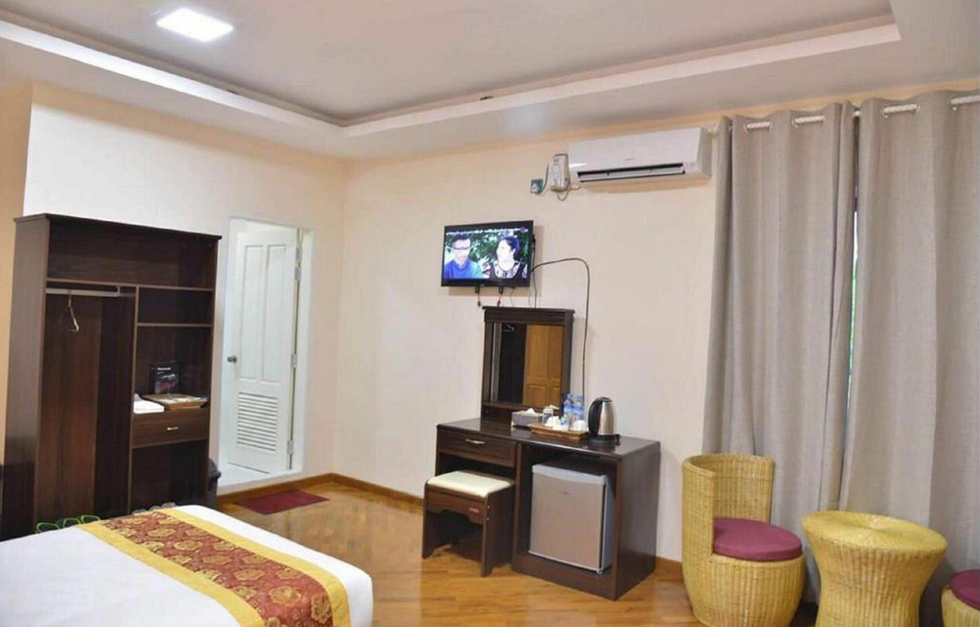 Hotel Yadanar Oo Mandalaj Kültér fotó